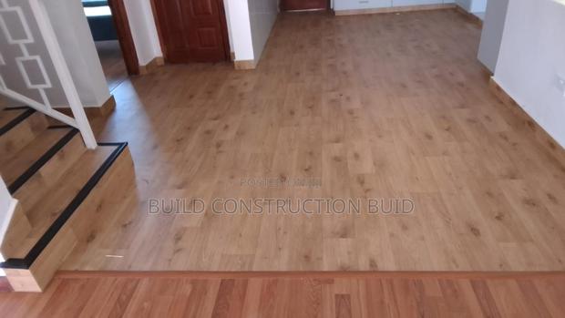 8mm Thickness Floor Laminates in Kenya. - thumbnail 2