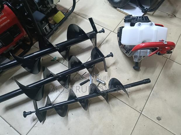 Earth Auger, Earth Auger