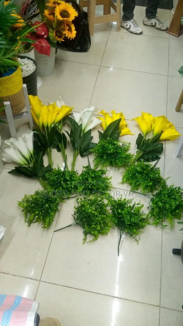 Green Flowers Available - main view