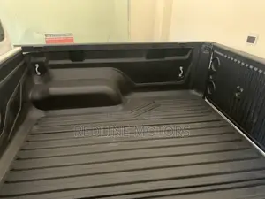 Toyota Hilux 2022 White