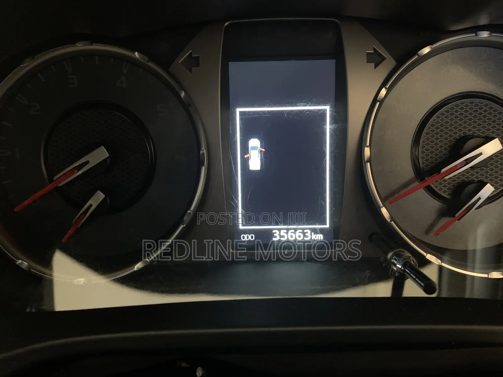 Toyota Hilux 2022 White