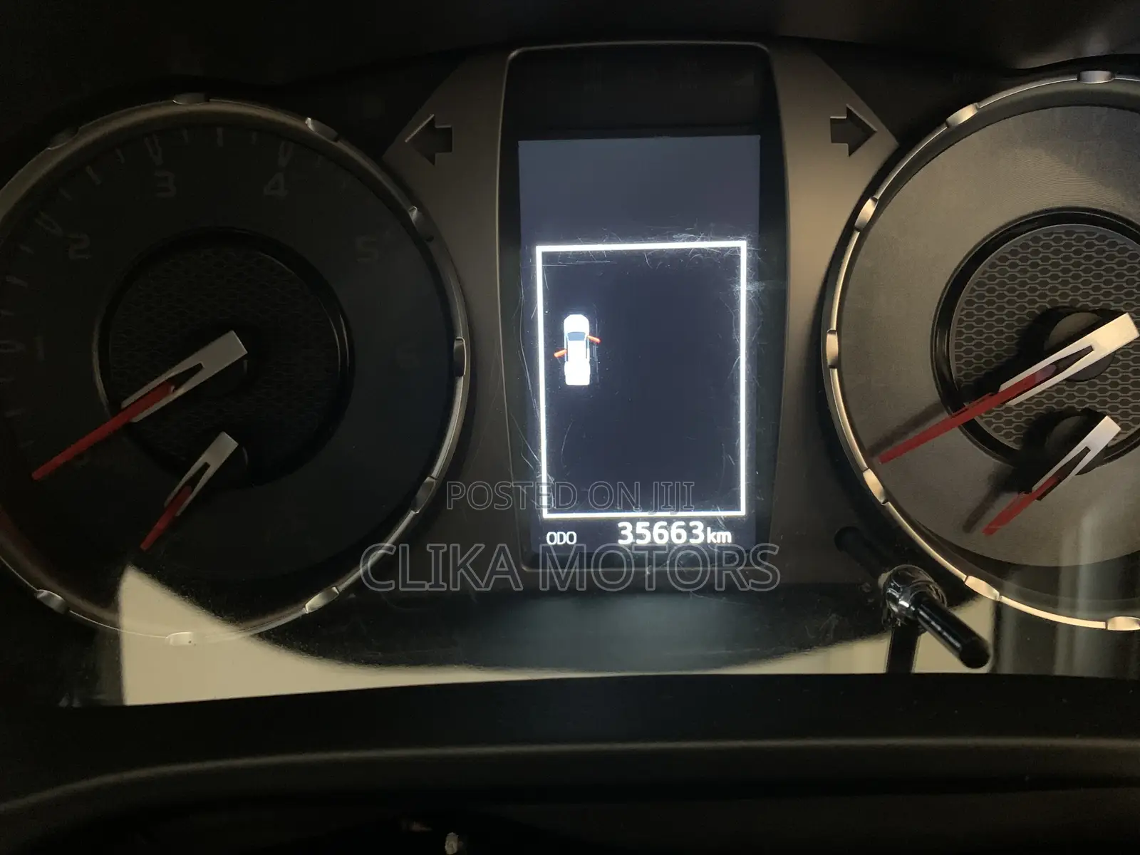 Toyota Hilux 2022 White