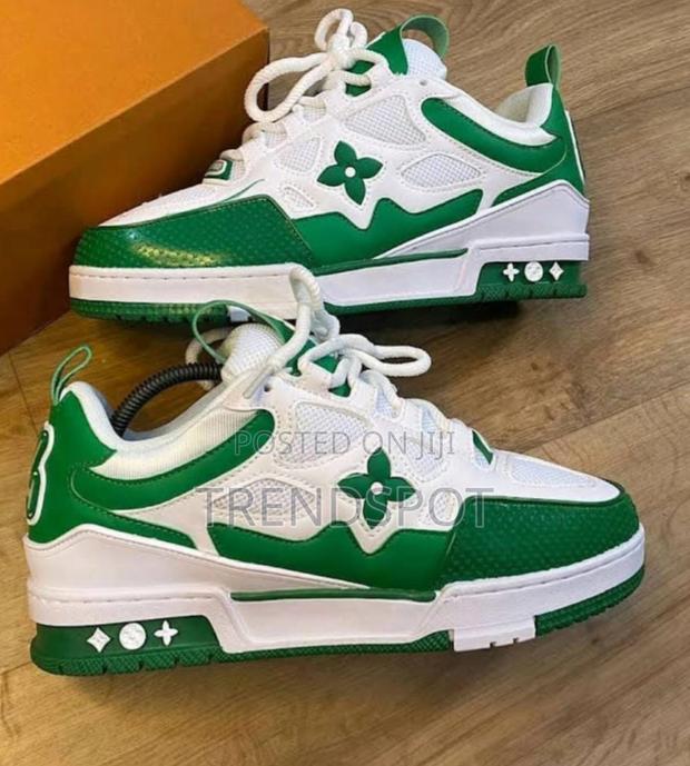 Designer LV Sneakers - thumbnail 3