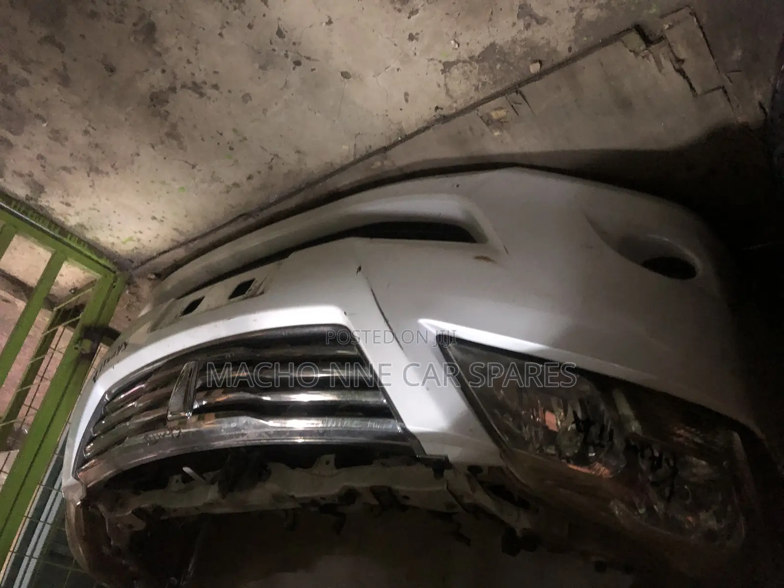 Toyota Premio 260 Xenon Nosecut