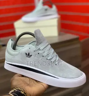 Puma Sneakers