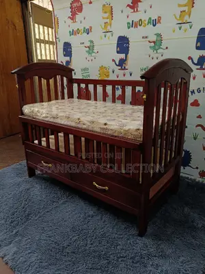 Baby Cot / Baby Cot