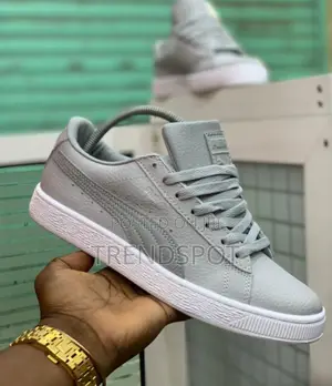 Puma Sneakers