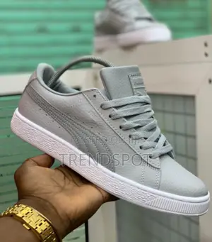 Puma Sneakers