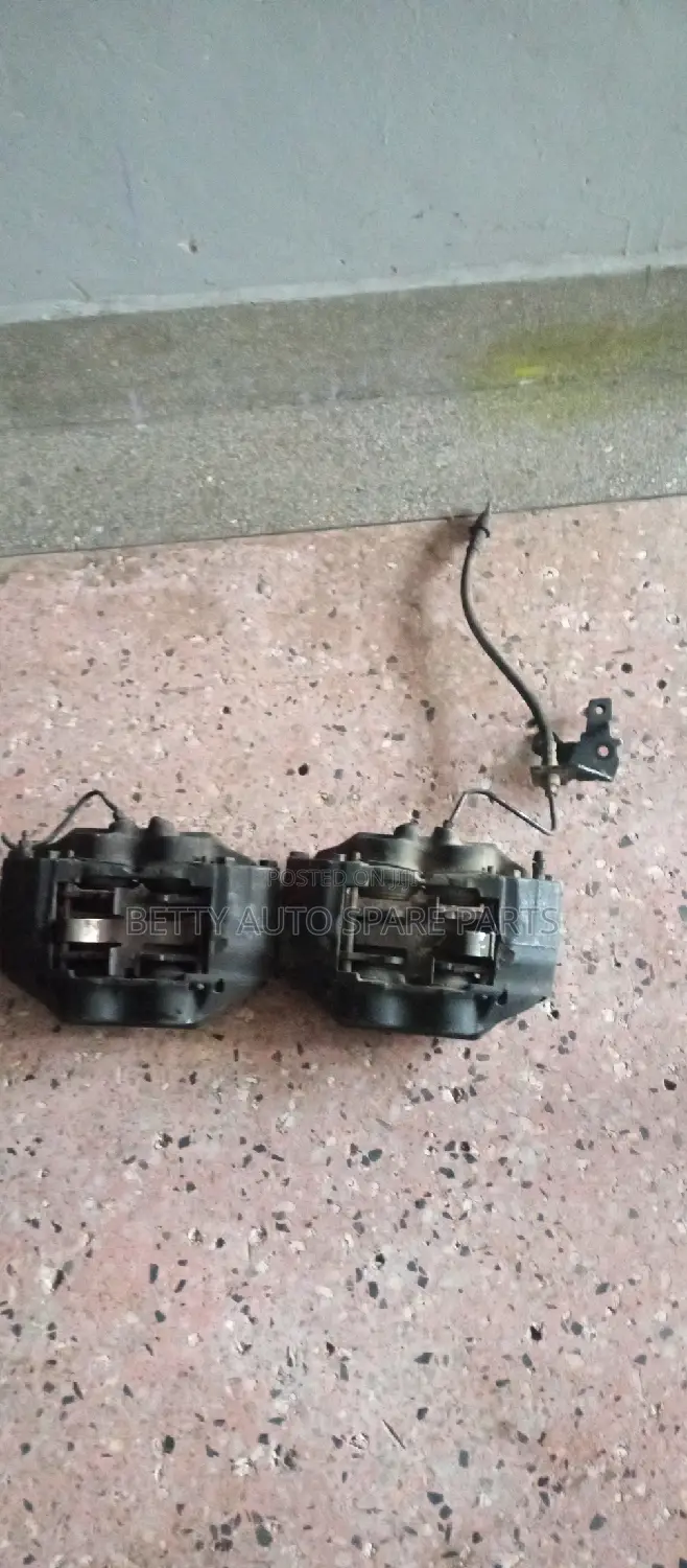Toyota Hilux Vigo 4 Wd Front Caliper