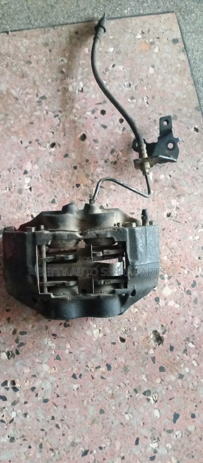 Toyota Hilux Vigo 4 Wd Front Caliper