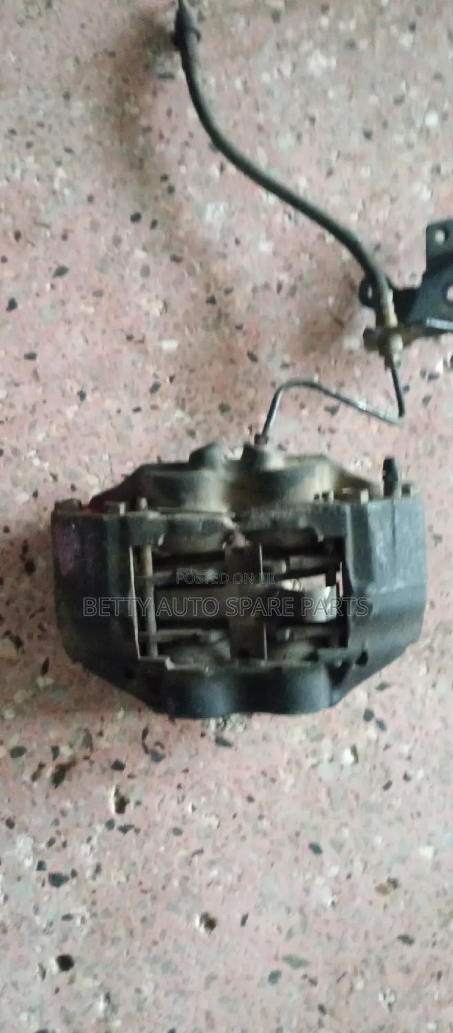 Toyota Hilux Vigo 4 Wd Front Caliper