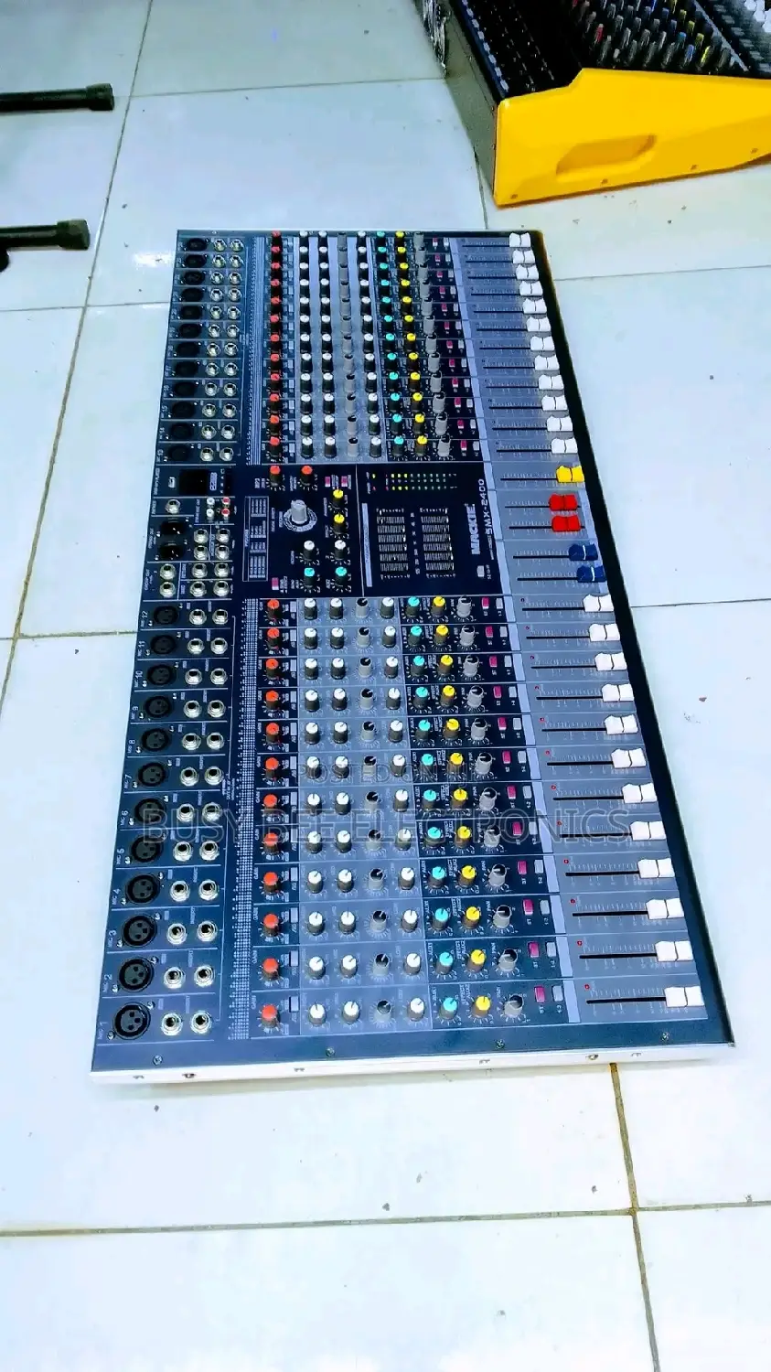 Mackie SMX 2400 Sound Mixer