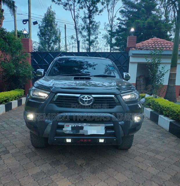 Fitted U Shape Bullbar Hilux Revo With Lights