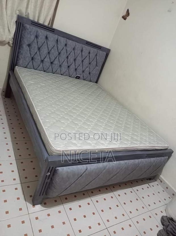 Turfed Chester Bed - main view