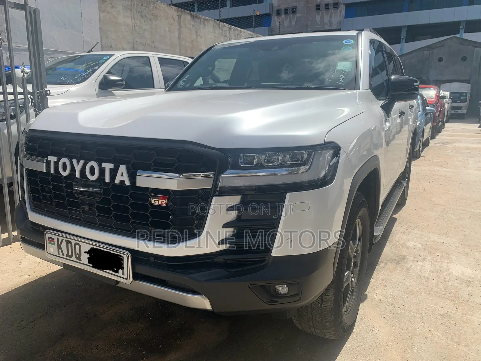 Toyota Land Cruiser 4.5 V8 GXR 2021 White