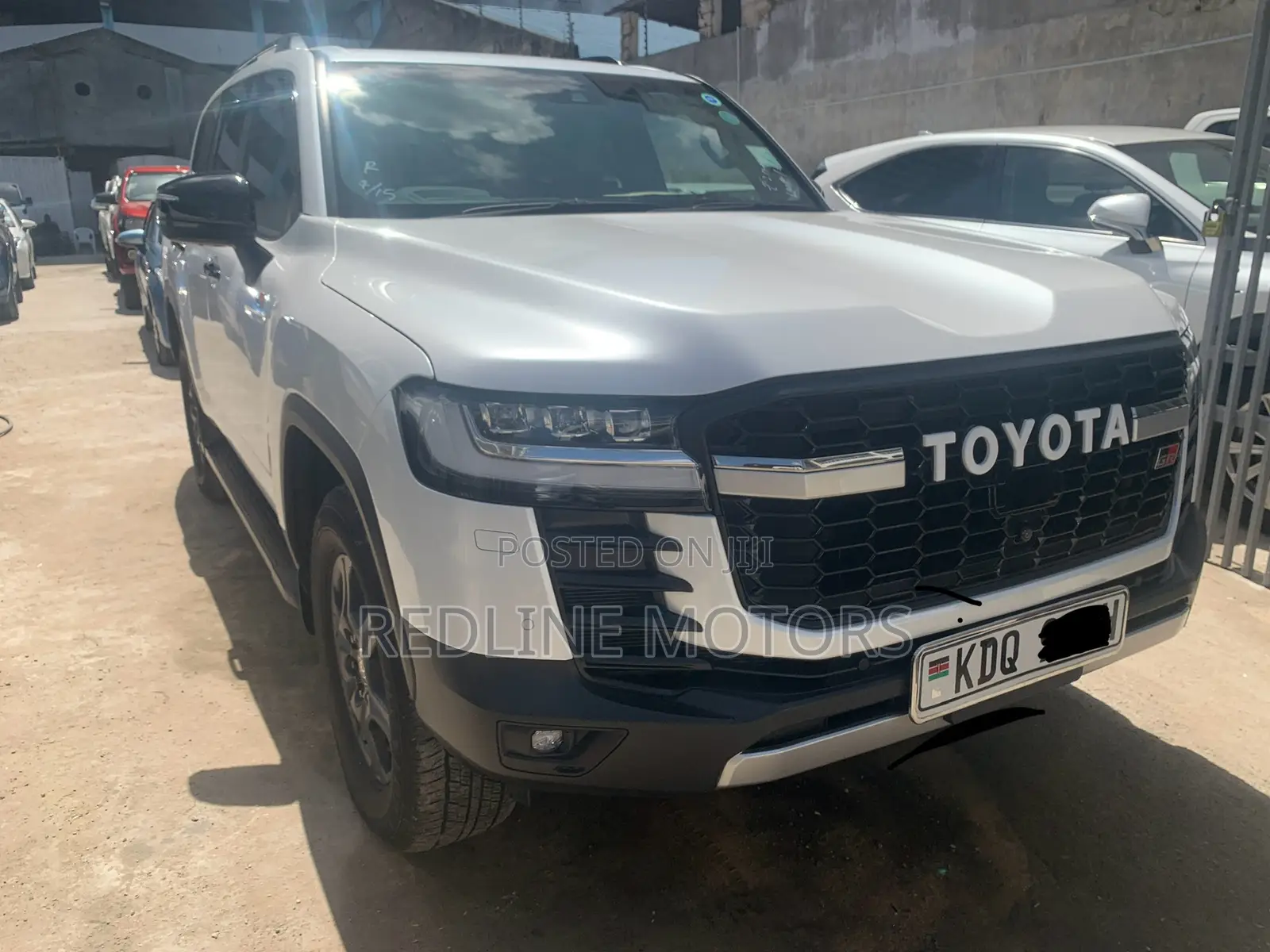 Toyota Land Cruiser 4.5 V8 GXR 2021 White