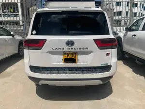 Toyota Land Cruiser 4.5 V8 GXR 2021 White
