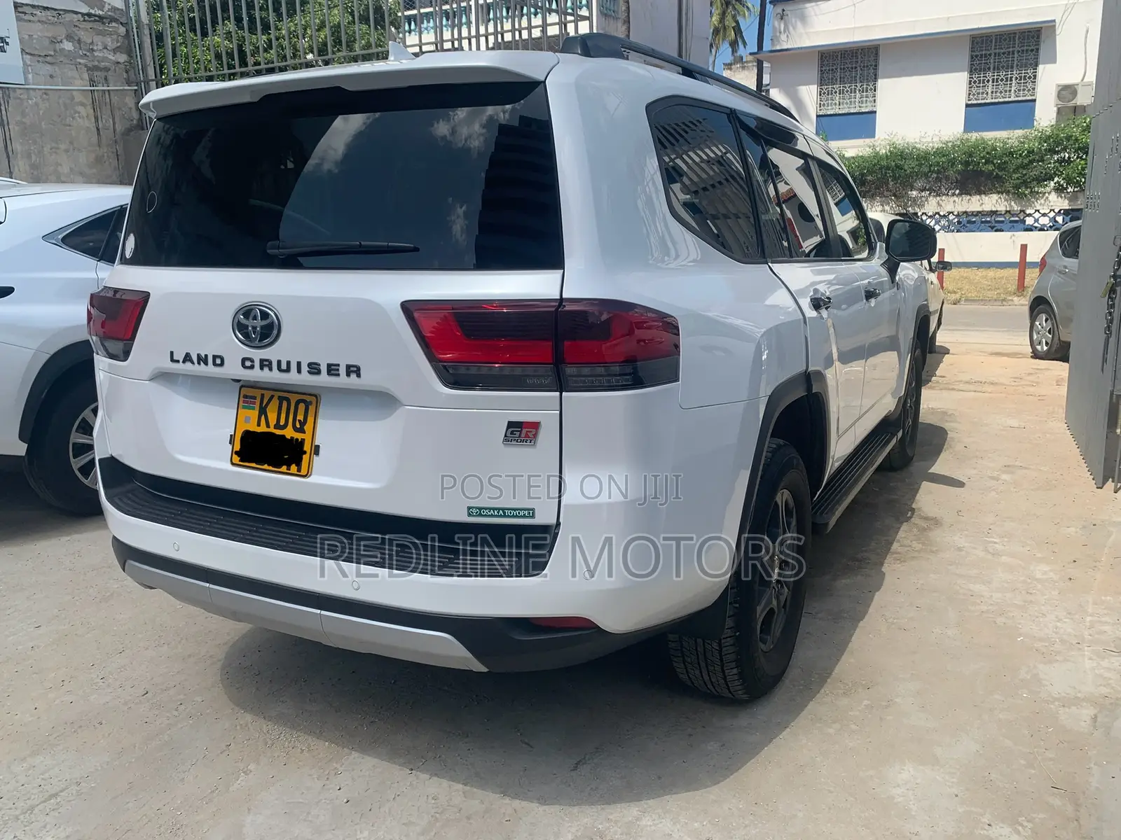 Toyota Land Cruiser 4.5 V8 GXR 2021 White