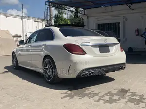 Mercedes-Benz C63 S RWD Sedan (4.0L V8 7A) 2017 Pearl