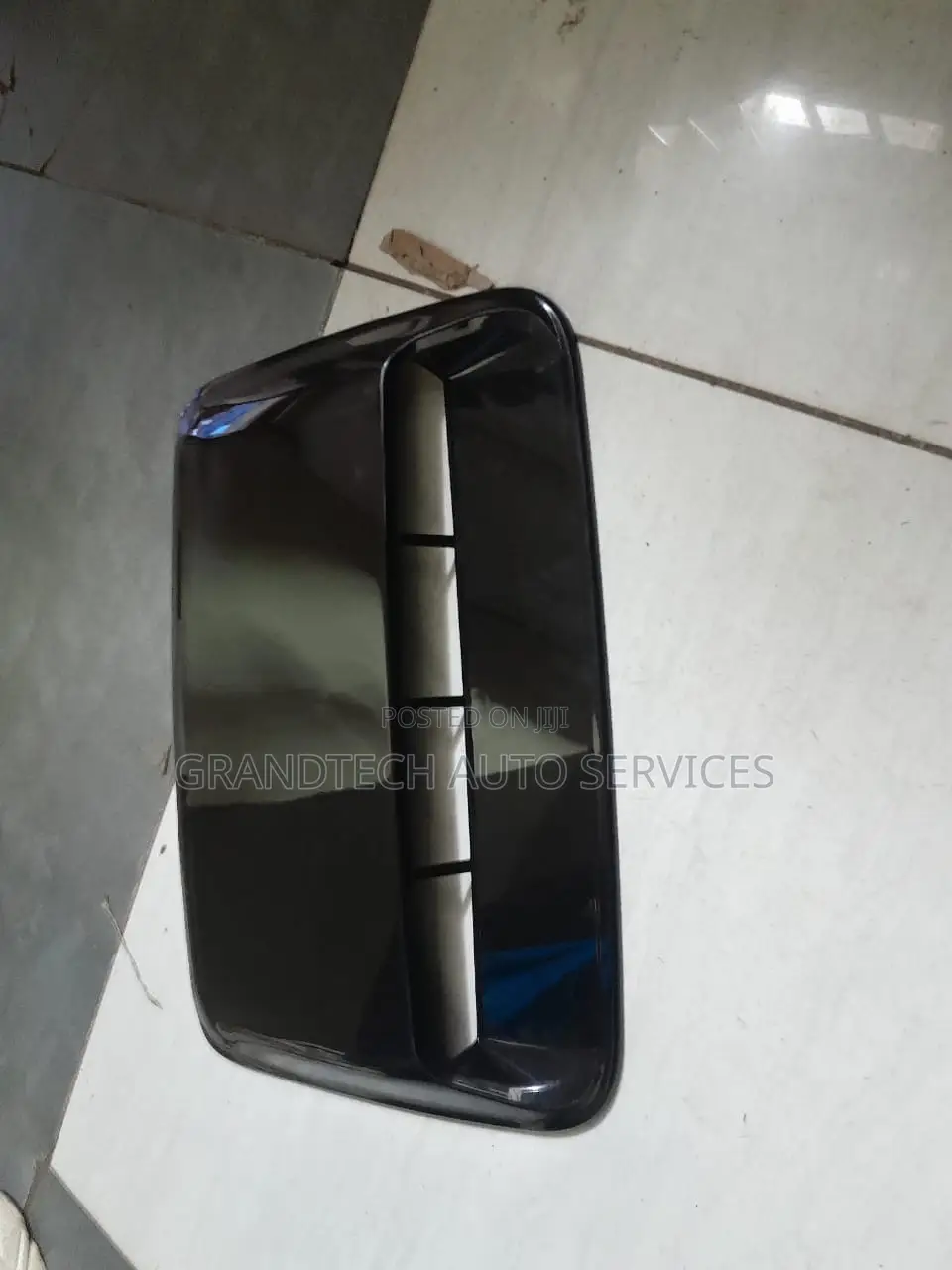 Bonnet Air Scoop //