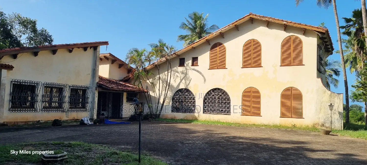 Serena, a Prime 3.7 Acre Creek Beach Plot for Sale