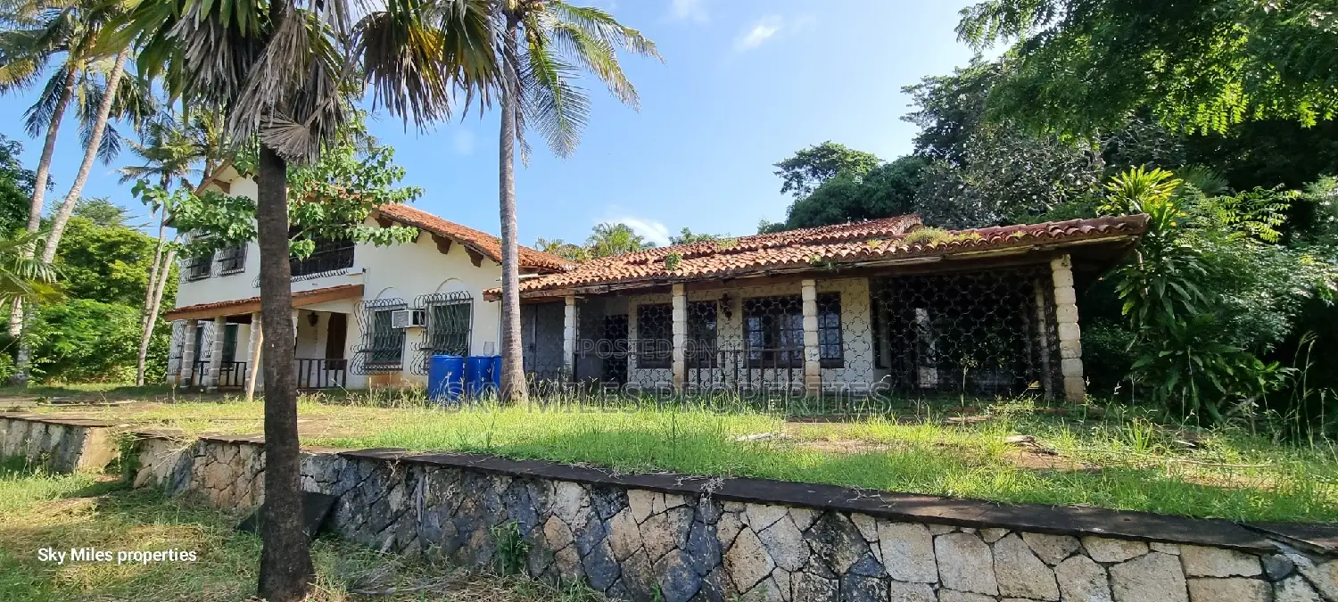 Serena, a Prime 3.7 Acre Creek Beach Plot for Sale