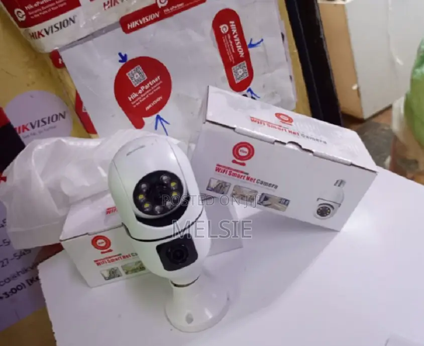 E27 Dual Lens Bulb Camera Indoor PTZ Camera