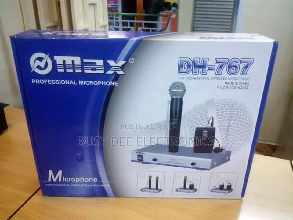 Omax 767 Wireless Microphone