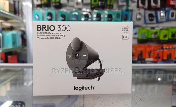 Brio 300 Logitech Webcam - main view