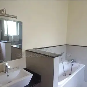 5bdrm Maisonette in Lavington Mall Area for sale