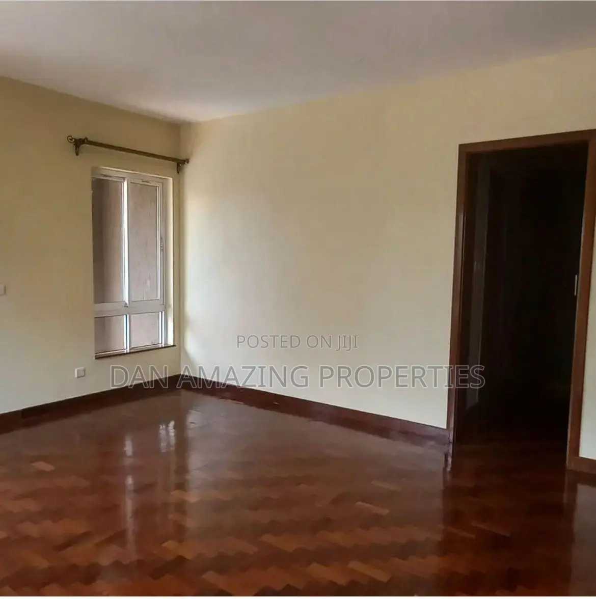 5bdrm Maisonette in Lavington Mall Area for sale