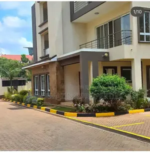 5bdrm Maisonette in Lavington Mall Area for sale