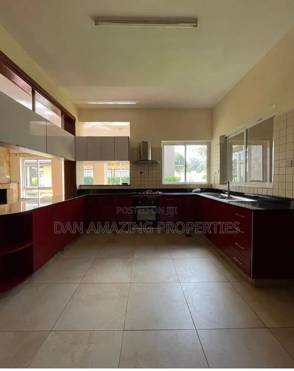 5bdrm Maisonette in Lavington Mall Area for sale