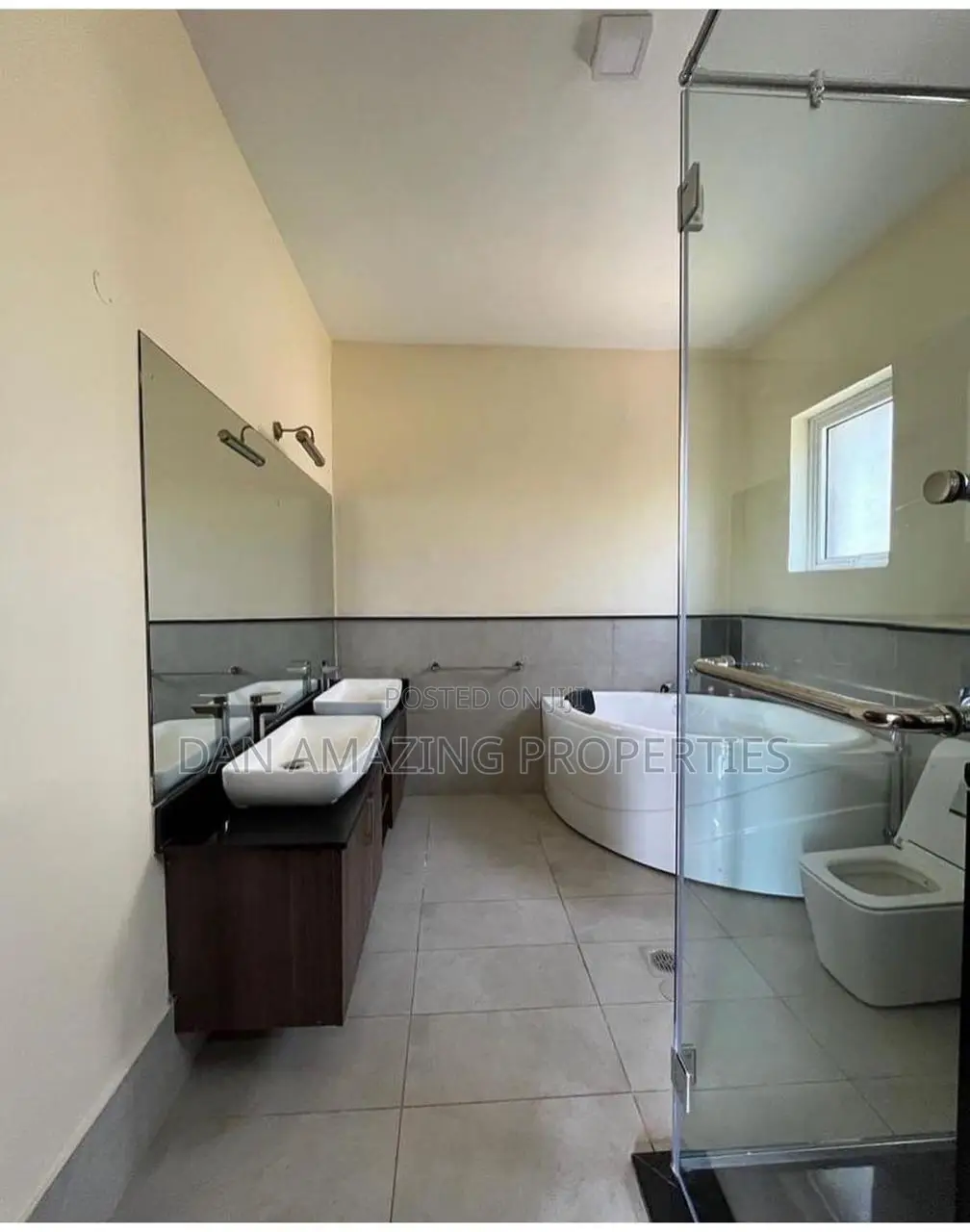 5bdrm Maisonette in Lavington Mall Area for sale