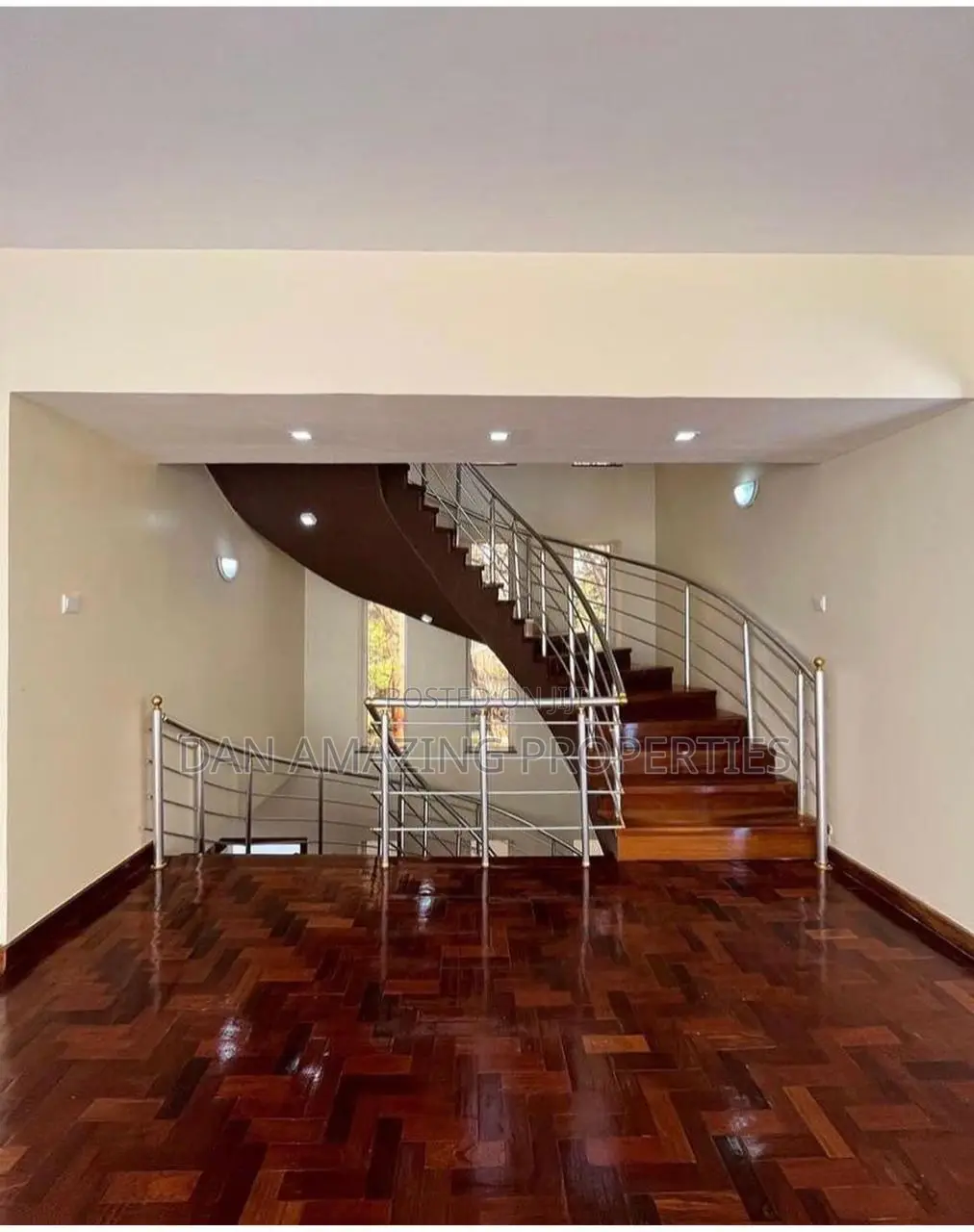 5bdrm Maisonette in Lavington Mall Area for sale