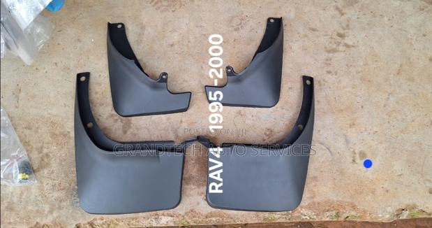 RAV4 1995-2000 Mudflaps TM