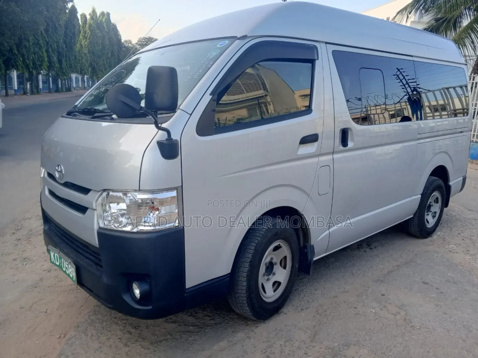 Toyota HiAce 2017 Silver