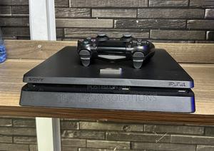 Chipped Ps4 Slim - main view