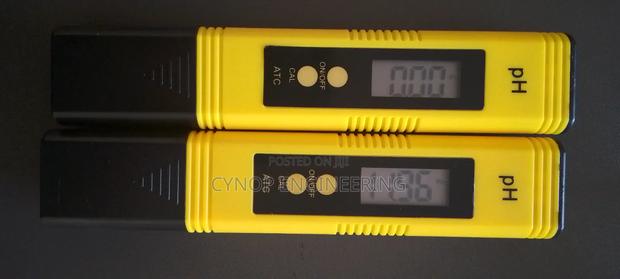 14 Range Ph Meter - main view