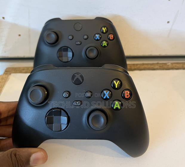 Xbox Series X Pad - thumbnail 2