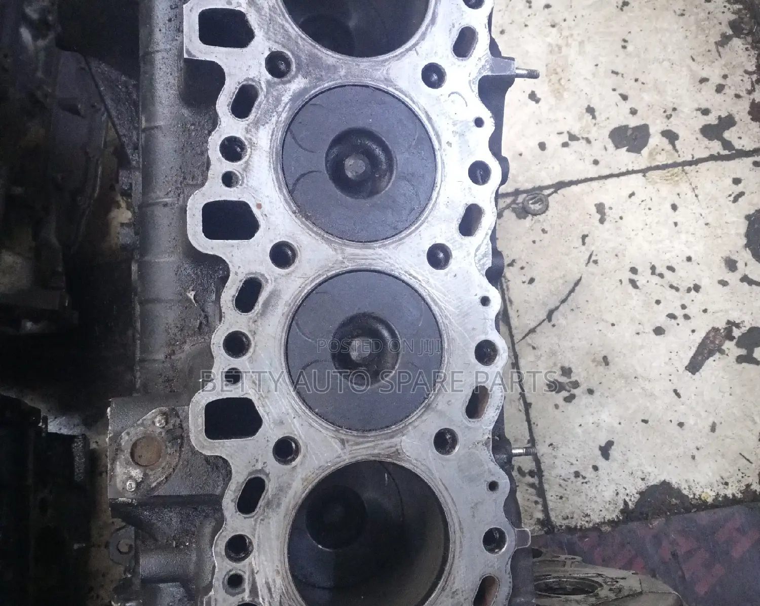Toyota Hiace 7 L/ 9 L Half Engine