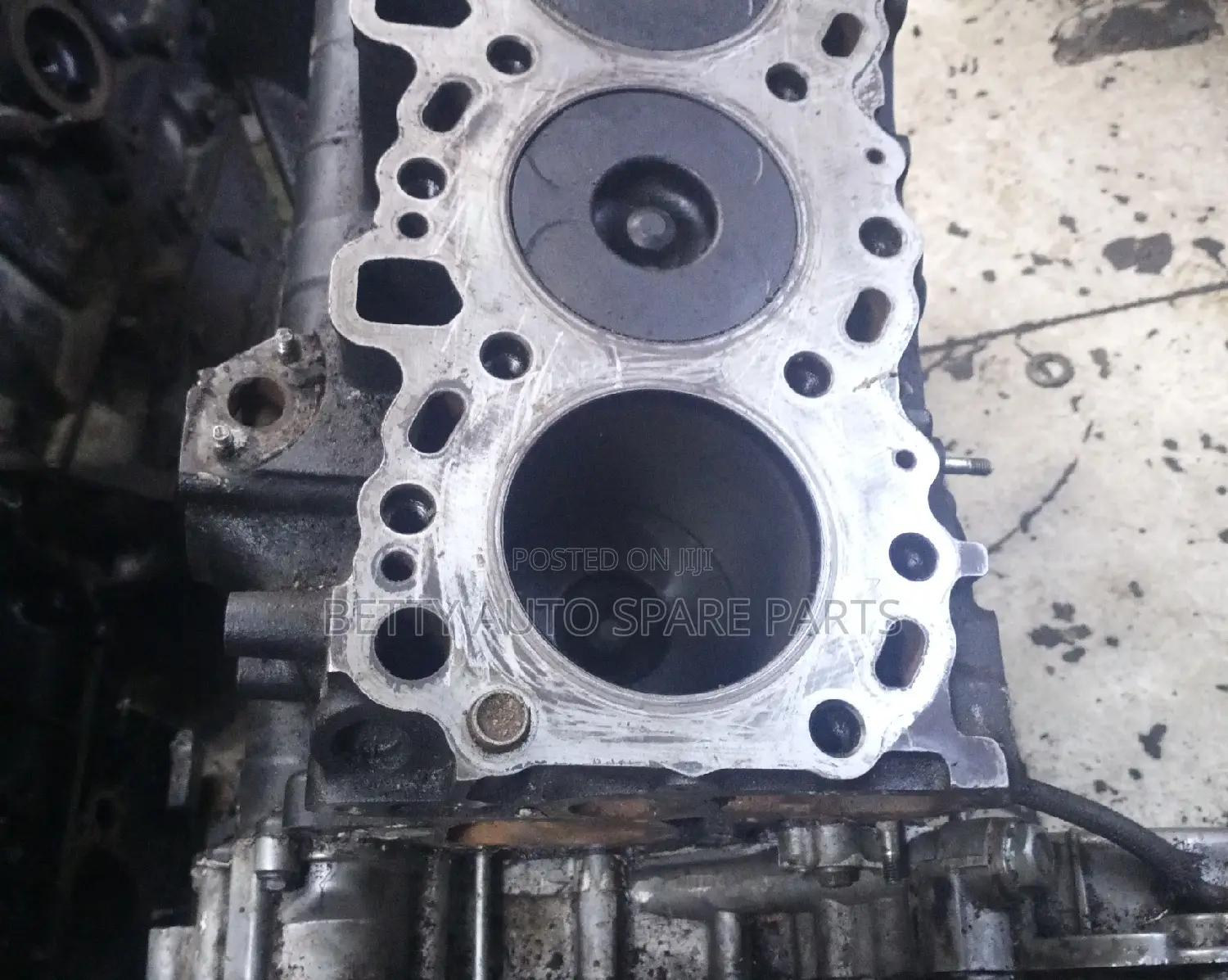 Toyota Hiace 7 L/ 9 L Half Engine