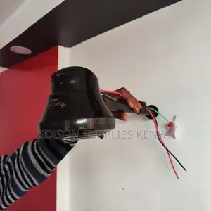 Black Instant Shower Fame 4T Water Heater + Black Shower Arm
