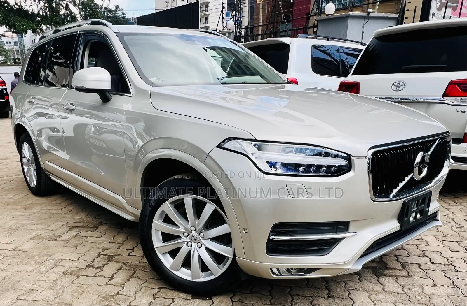 Volvo XC90 2017 Gold