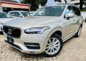 Volvo XC90 2017 Gold