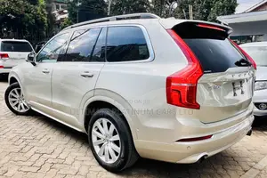 Volvo XC90 2017 Gold