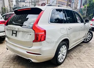 Volvo XC90 2017 Gold
