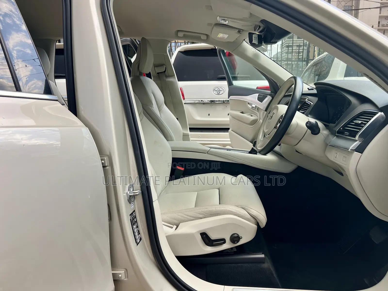 Volvo XC90 2017 Gold