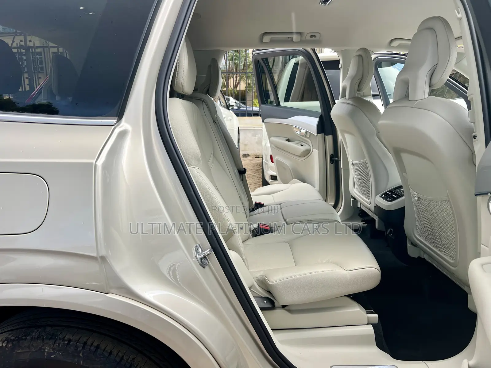 Volvo XC90 2017 Gold