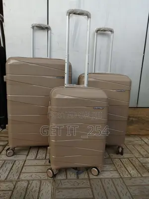 *3 in 1 Luxurious Fibre Suitcase*
Zipper Closure F